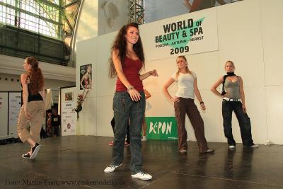 Módní přehlídka na World of Expo Beauty
