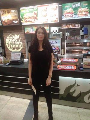 Hosteska Burger King Harfa