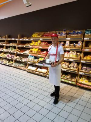 Promotérky na ochutnávku pečiva Penam Hradec Králové