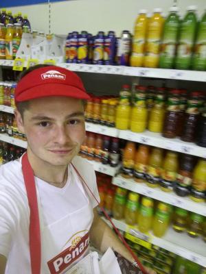 Promotérky na ochutnávku pečiva Penam Hradec Králové