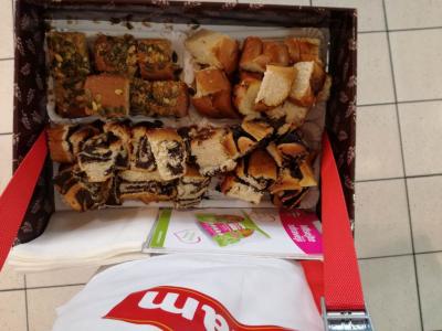 Promotérky na ochutnávku pečiva Penam Most