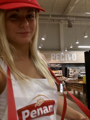 Promotérky na ochutnávku pečiva Penam Litoměřice