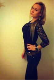 modelky/14674/!cid__m14651559fccm4bb_.jpg