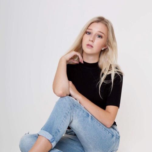 Fotografii vložila modelka na portál České Modelky ::www.ceskemodelky.cz::