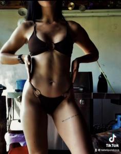 modelky/28603/E385890E-B00A-41A7-BC89-D038533987E1.jpeg