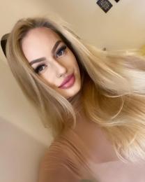 modelky/28859/98178627-DB81-46CC-BC74-0F9D08C36616.jpeg