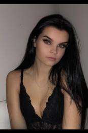 modelky/28933/0E1583E0-138A-46B3-98B0-2BB630227F0F.jpeg