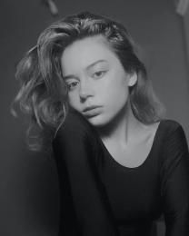 modelky/29259/09E1B318-877C-4795-9E86-3A6F40D4E677.jpeg